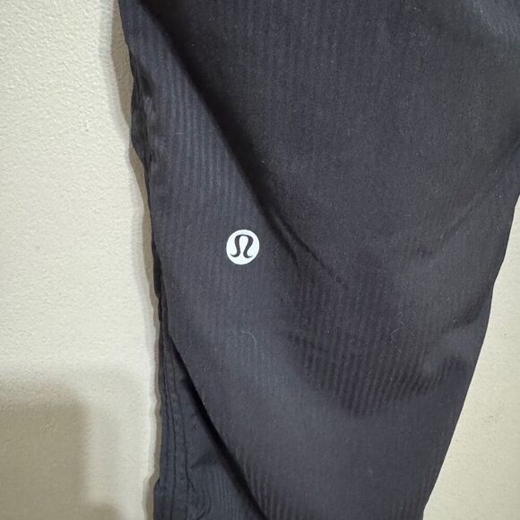 Lululemon Dance Studio Mid-Rise Crop 25" Black size 8 - Picture 7 of 8